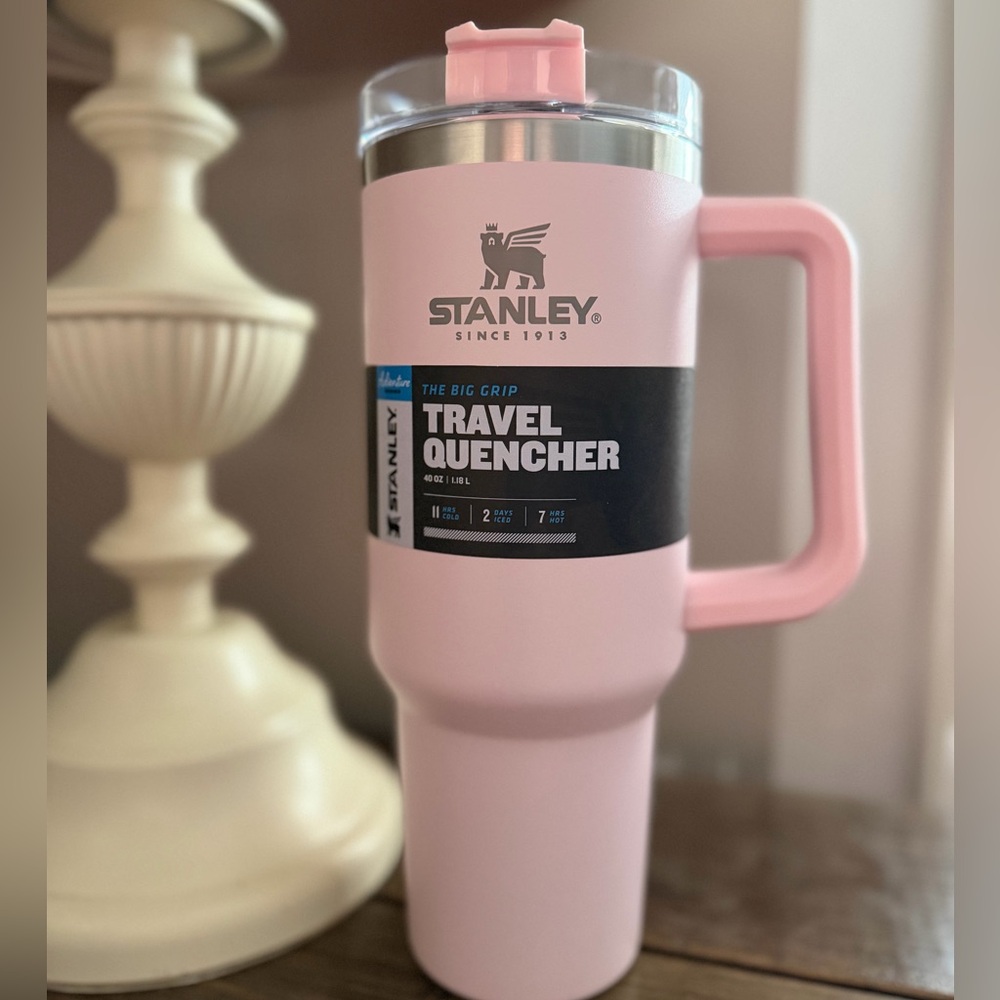 Stanley Blush Travel Quencher Tumbler